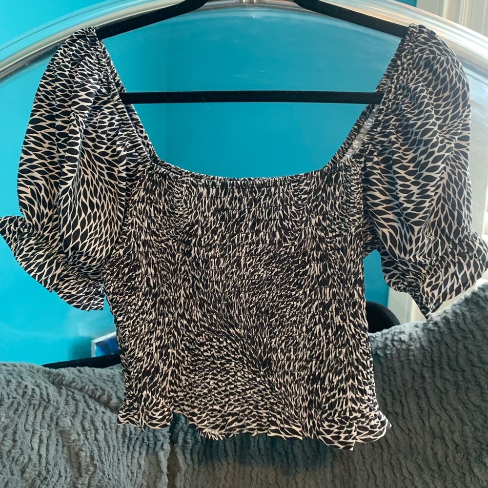 Sage The Label Printed Puff Sleeve Black and White Crop Top